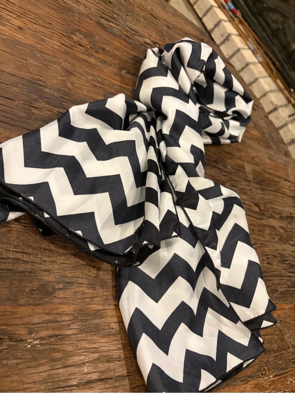 Large satin wildrag. Black and white zig zag
